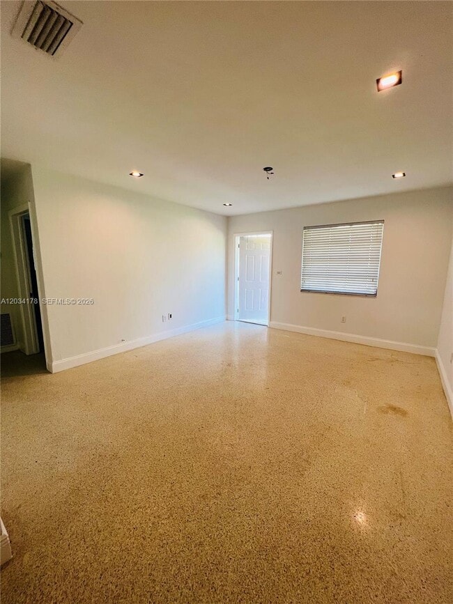 Photo - 103 SW 80th Ave Unidad 103