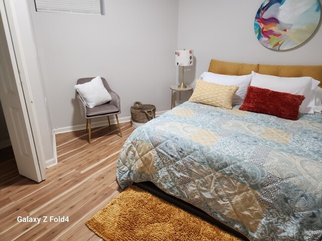 Building Photo - 4834 S Michigan Ave Unit Spacious Two Bedroom Flat in Bronzeville