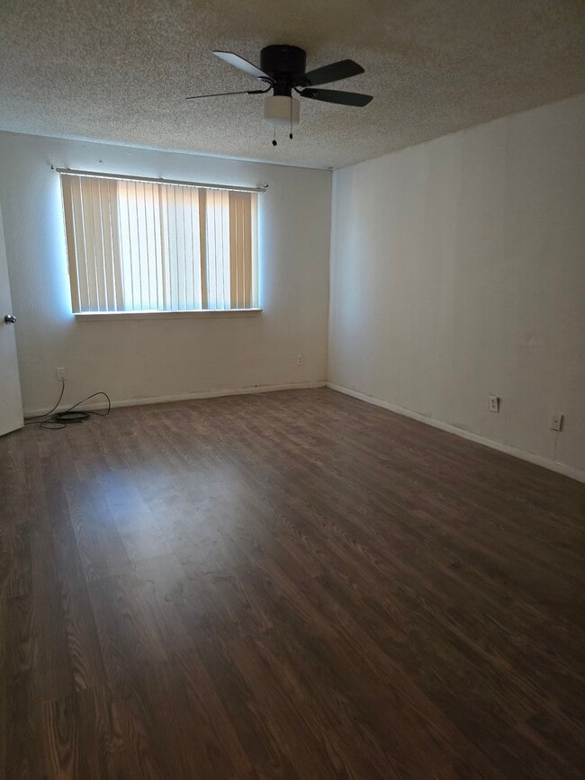 Main Bedroom - 2107 Greenbriar Colony Dr