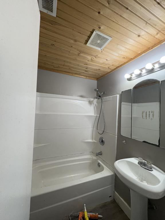 Photo - 804 N Capelle St