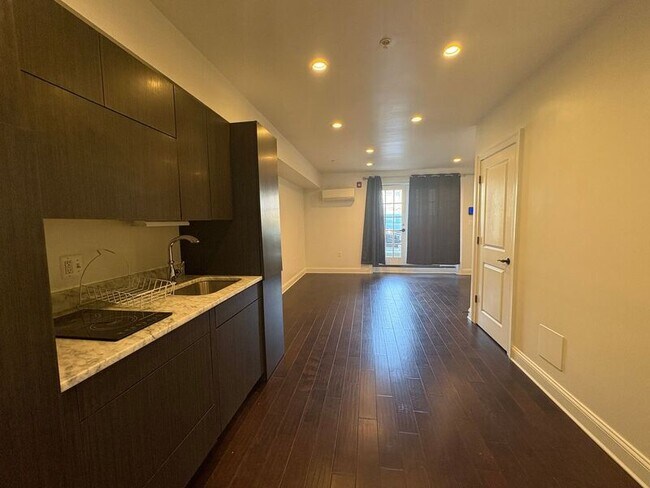 Photo - 917 St Paul St Unidad 2