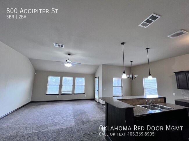 Photo - 800 Accipiter St