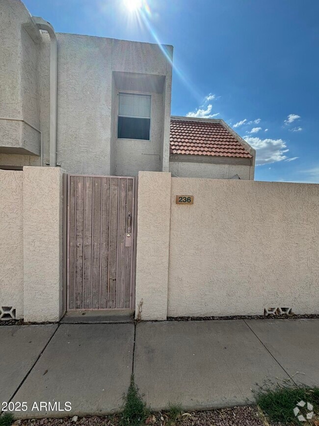 Building Photo - 1342 W Emerald Ave Rental