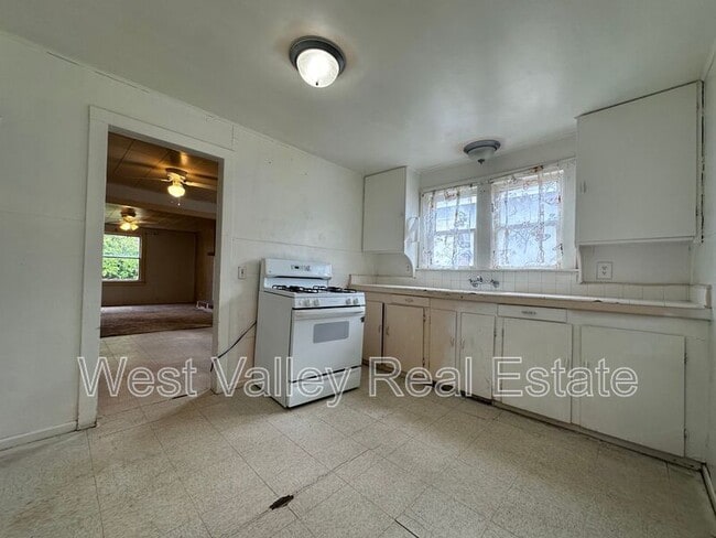 Photo - 521 Rose Ave