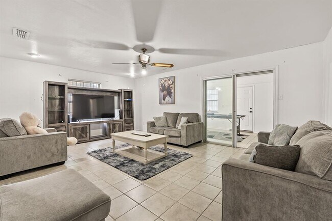 Photo - 1007 Arkansas Ave