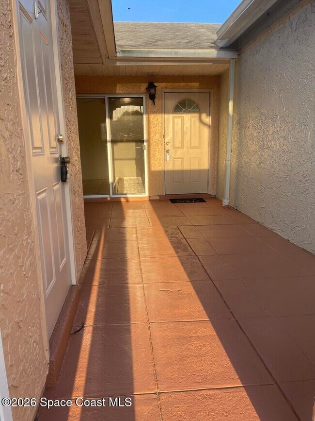 Photo - 1495 Malibu Cir NE