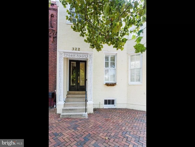 Photo - 322 S Washington St Unit Upper
