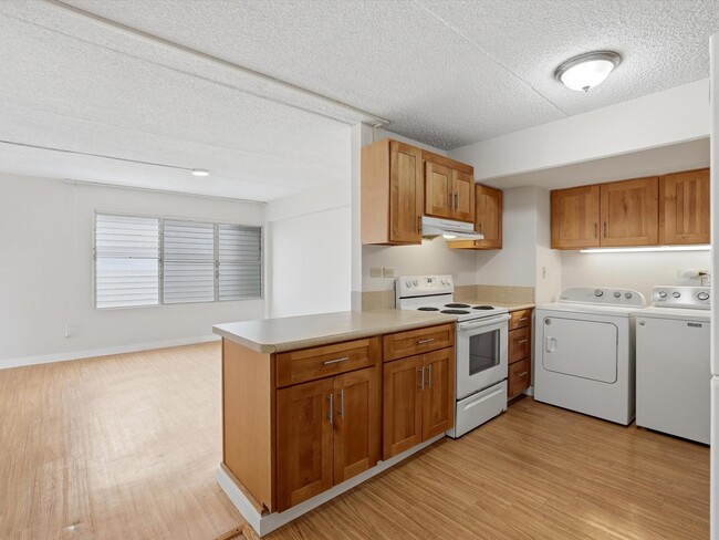 Building Photo - 2533 Ala Wai Blvd