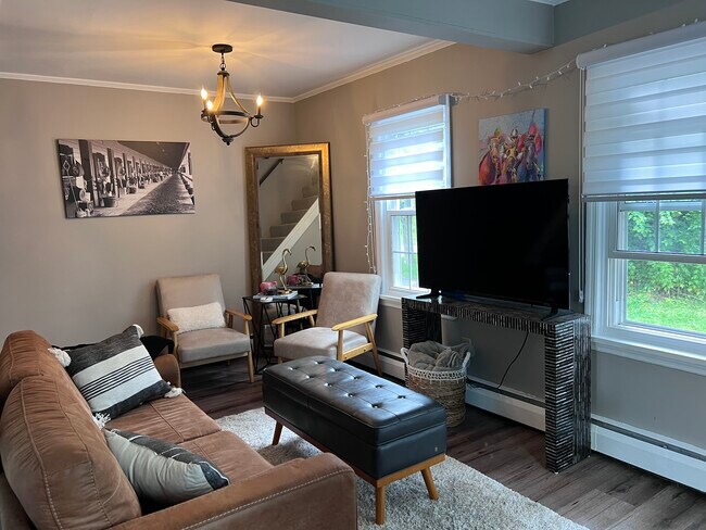 Smart TV and Wifi - 5 Marvin Pl