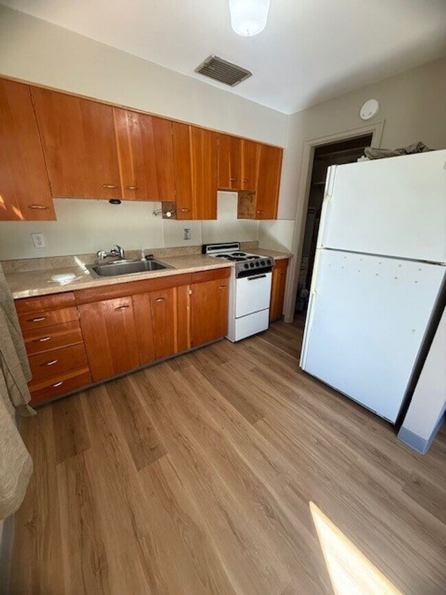 Photo - Malbec 4-Plex Unidad #3