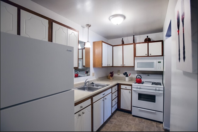 Photo - Eastwood Village Apartments