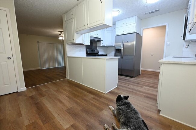 Photo - 9715 Oak Hollow Dr