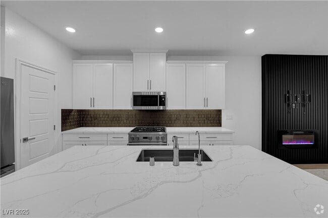 Building Photo - 600 Carriage Hill Dr Unit 1048 Rental