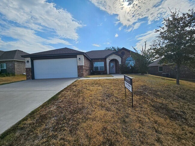 5104 Charles Lp
