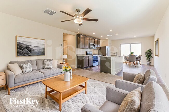 Photo - 1032 W 20th St