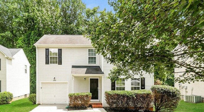 Building Photo - 3 Bedroom Residence Perfect for Family Living