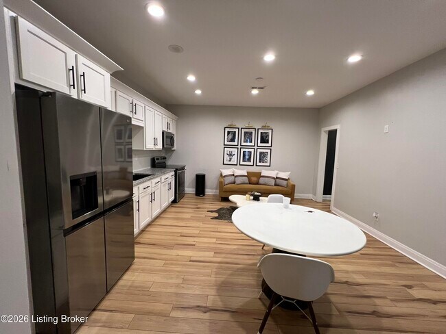 Photo - 1110 Logan St Unidad B