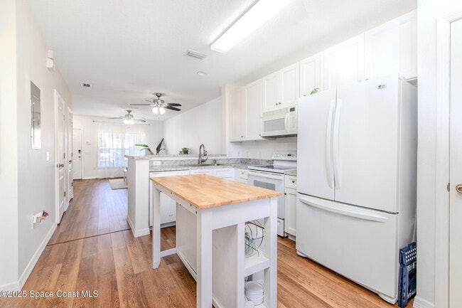 Photo - 1390 Hampton Park Ln