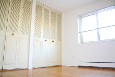 Photo - 1055 W. Catalpa Ave.