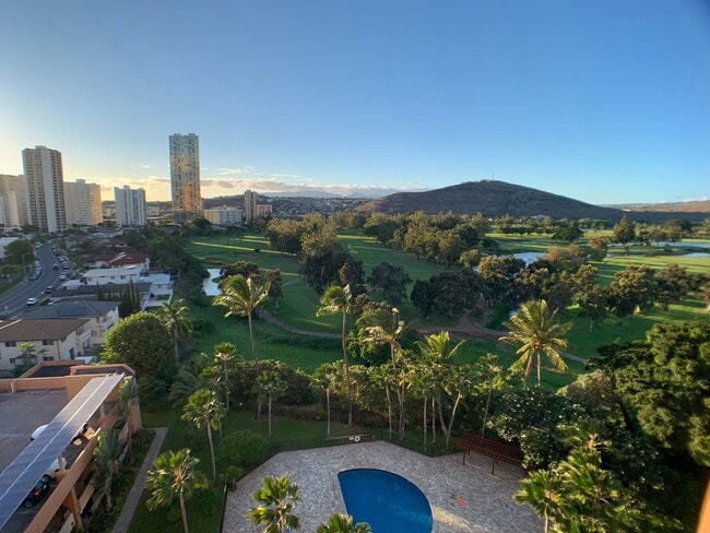 Building Photo - Honolulu (Salt Lake) - Plaza Landmark - 1 bedrooms with washer/dryer and 1 parking