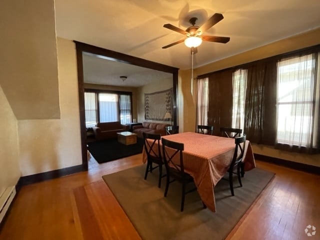 Building Photo - 644 W Galena St Unit 1 Rental