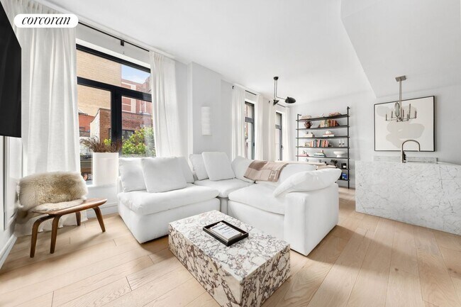 Building Photo - 181 E 28th St Rental