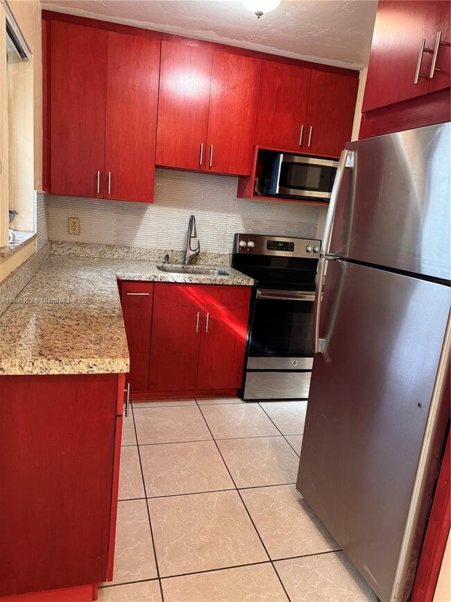 Building Photo - 1723 Johnson St Unit 3
