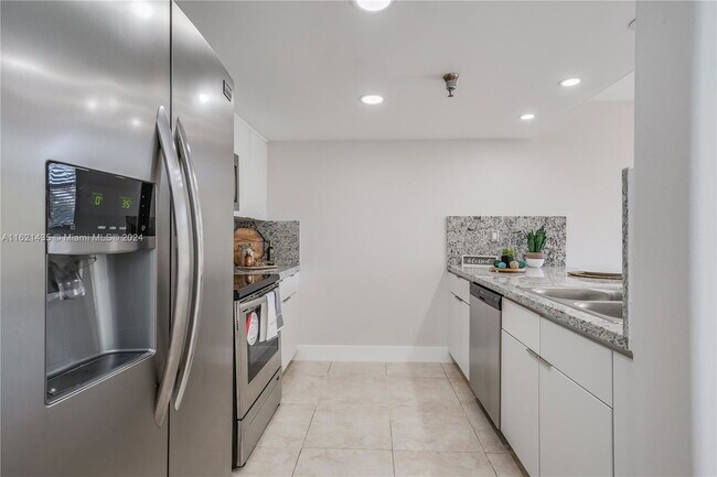 Photo - 2400 SW 3rd Ave