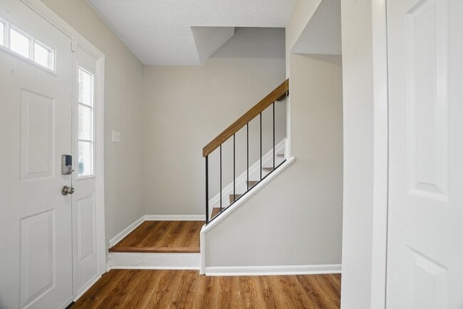 Photo - 909 Westwind Pl