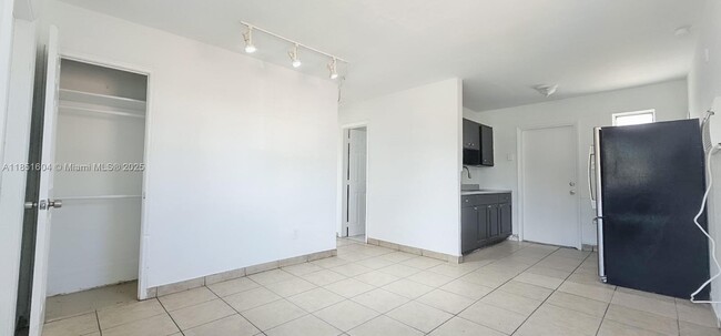 Building Photo - 2332 NW 14th Ct Rental