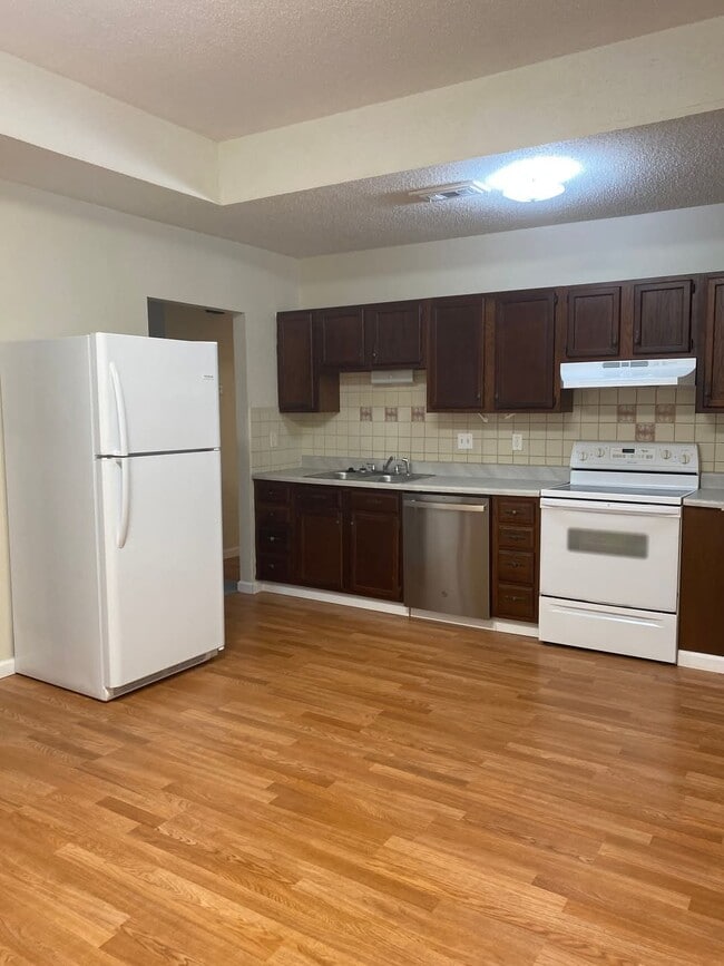Photo - 1007 Westward Trails Dr