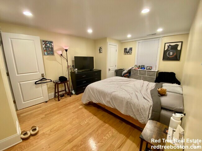 Building Photo - 7 Acron Rd Unit #1 Rental