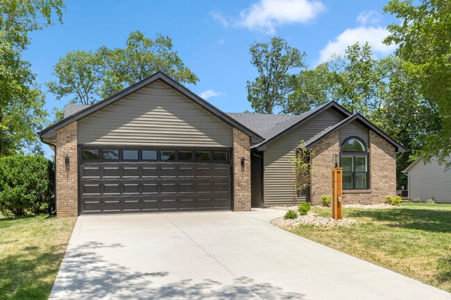 Photo - 7933 Basswood Pl House