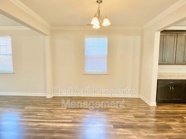 Photo - 2758 McKann Ave