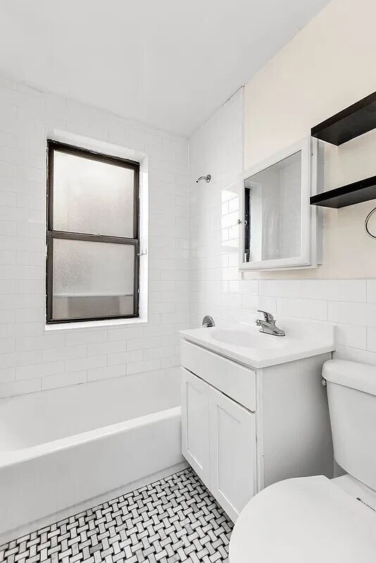 582 St Nicholas Ave Apartment Unit 305 New York, NY