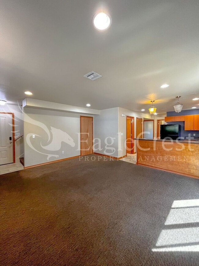 Photo - Large 6-Bedroom Whitman Neighborhood House; *Half Off 2nd Month Rent*