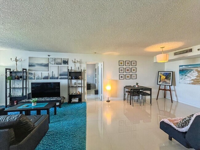 Photo - 3300 NE 192 St Unidad PH10