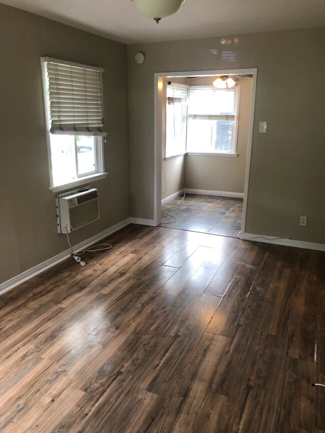 Photo - 1733 N Hollywood Way Unidad 1733