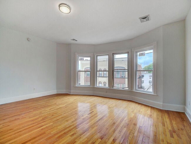 26 Division St Unit 3