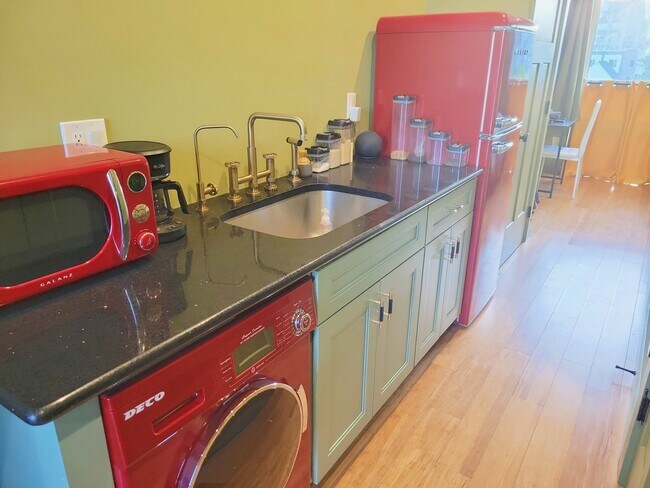 Photo - 1852 N Marshall St