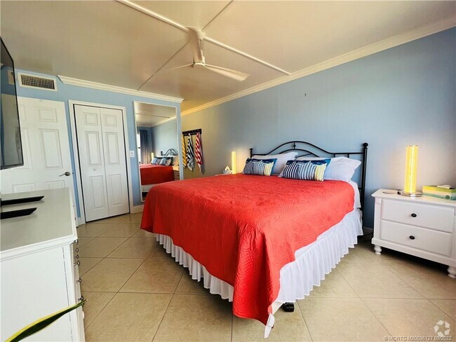 Building Photo - 9400 S Ocean Dr Unit 604B Rental