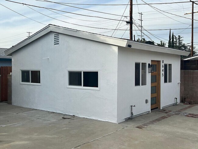 Photo - 8645 Casaba Ave