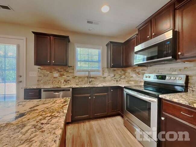 Photo - 1655 Crestlawn Tl