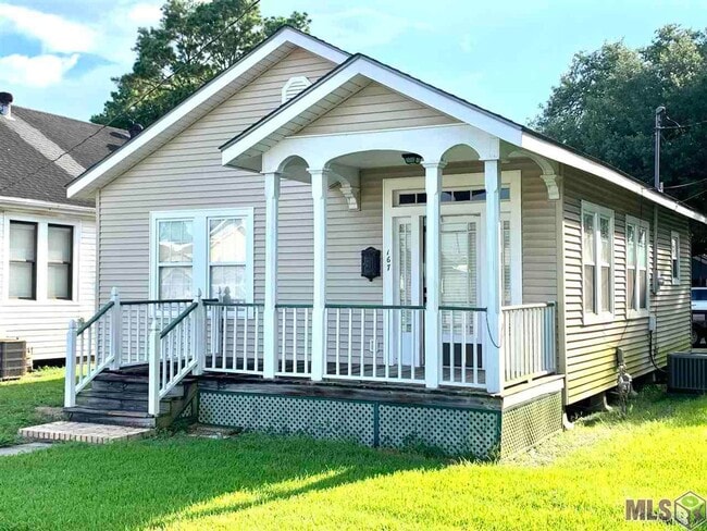 Building Photo - Comfort, Convenience, and Charm—All in One... Rental