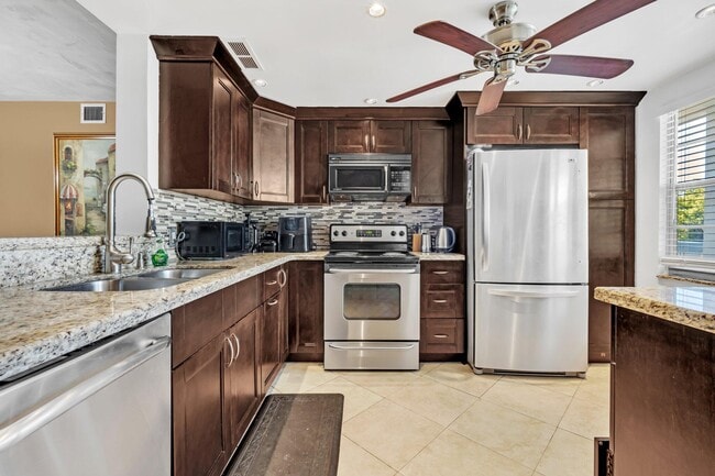 Building Photo - 3002 Portofino Isle Unit L3 Rental
