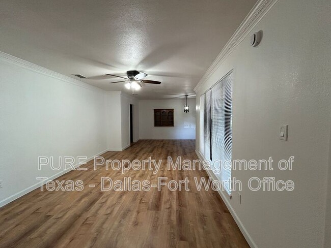 Photo - 8913 Sirocka Dr