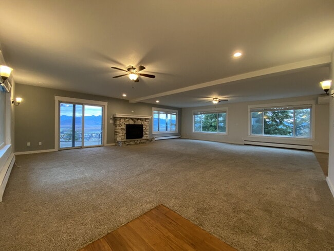 Photo - Spacious 2-Bed, 2-Bath Duplex Retreat Over...