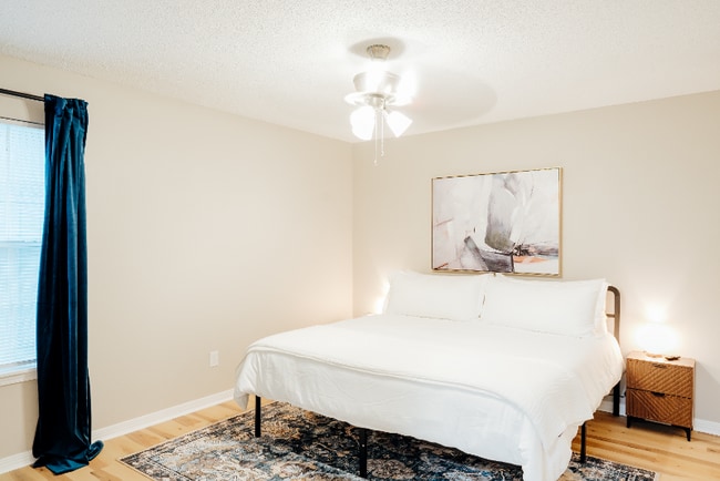 Photo - 908 Dickenson Ave