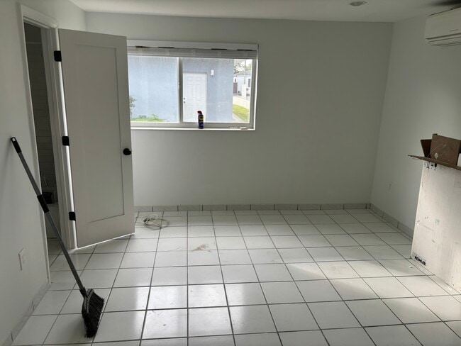 Photo - 6700 SW 40th St Unit South Miami 1/1