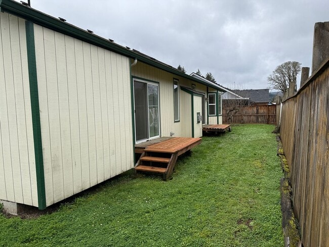 Photo - Beautiful 3 bedroom 2 bath house in Cottage Grove!